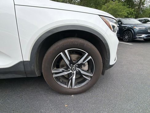 Used 2025 Volvo XC40 B5 Core AWD/4WD image 16