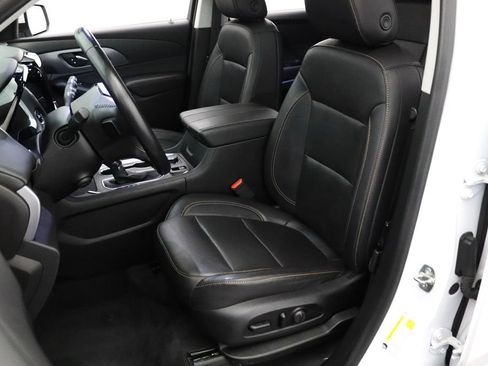 Used 2021 Chevrolet Traverse Premier AWD/4WD image 10
