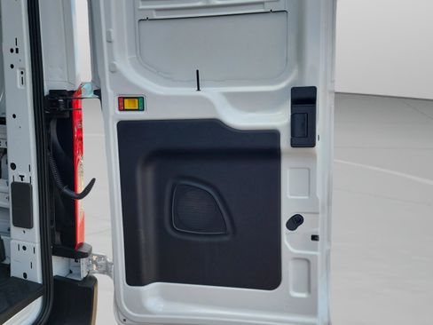Used 2025 Ford Transit 250 Base image 8