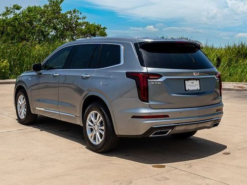 New 2025 Cadillac XT6 Luxury image 7