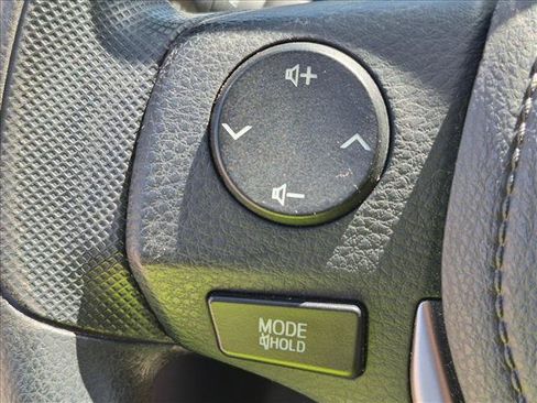 Used 2016 Toyota RAV4 LE AWD/4WD image 12