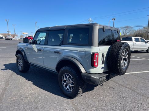 Used 2024 Ford Bronco Badlands image 14