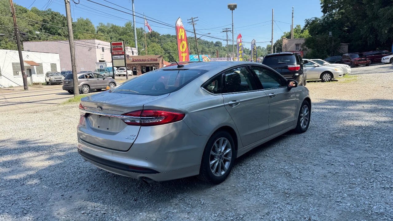 Used 2017 Ford Fusion SE w/ Fusion SE Technology Package FWD image 7