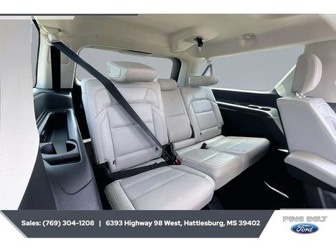 Used 2025 Lincoln Navigator L Reserve AWD/4WD image 21