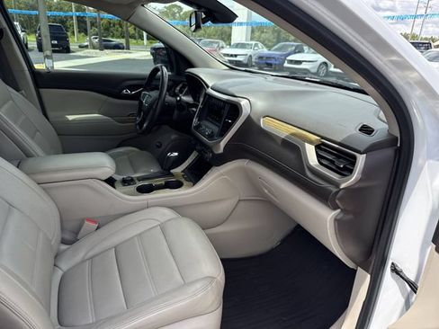 Used 2019 GMC Acadia Denali w/ Technology Package FWD image 19