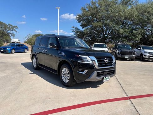 Used 2023 Nissan Armada SV image 7
