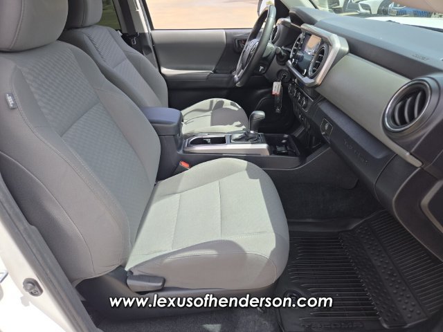 Used 2022 Toyota Tacoma SR5 AWD/4WD image 19