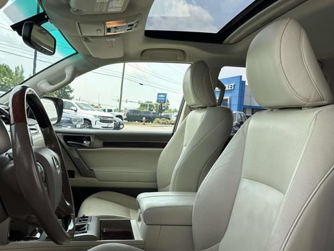 Used 2016 Lexus GX 460 w/ Premium Package AWD/4WD image 23