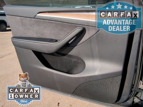 Used 2023 Tesla Model Y Performance image 13