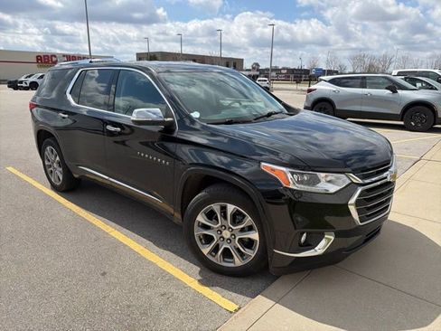 Used 2021 Chevrolet Traverse Premier image 3