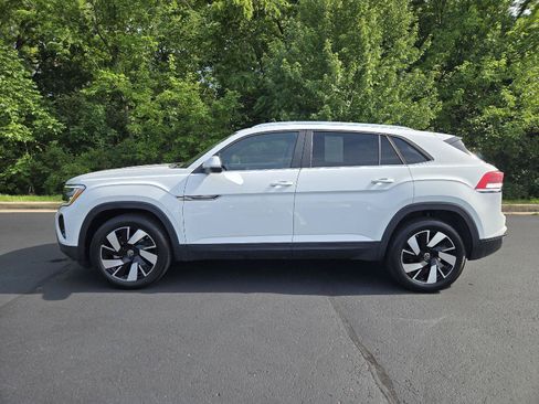 Used 2024 Volkswagen Atlas Cross Sport SE AWD/4WD image 5