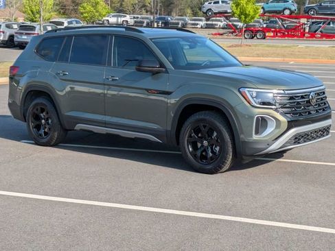 New 2026 Volkswagen Atlas Peak Edition AWD/4WD image 2