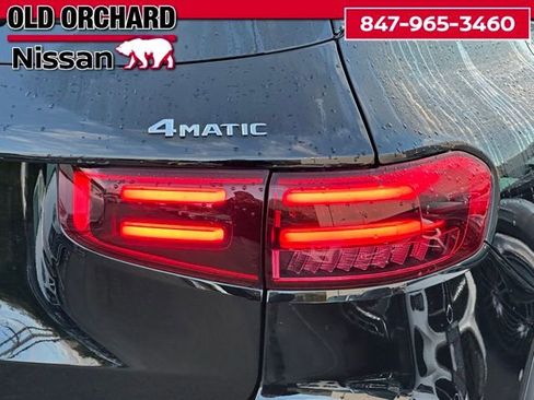 Used 2025 Mercedes-Benz GLB 250 4MATIC image 10