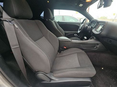 Used 2017 Dodge Challenger R/T image 6