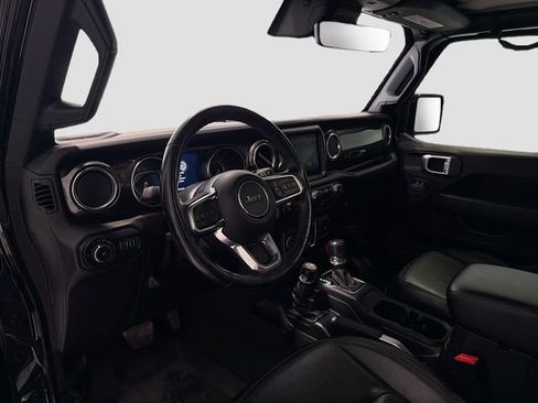 Used 2019 Jeep Wrangler Unlimited Sahara AWD/4WD image 9