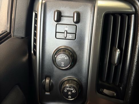 Used 2018 Chevrolet Silverado 1500 LT w/ All Star Edition AWD/4WD image 29