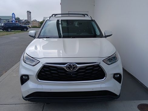 Used 2020 Toyota Highlander Limited image 7