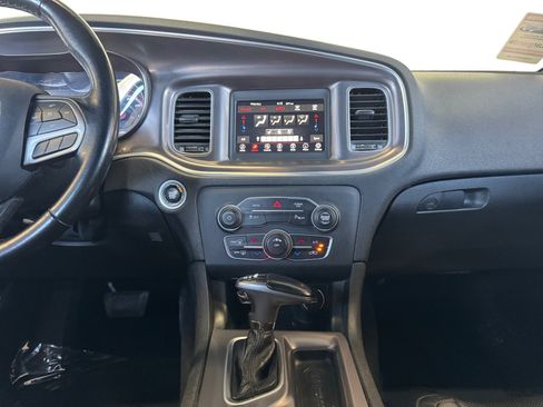Used 2021 Dodge Charger SXT w/ Leather Interior Group RWD image 11