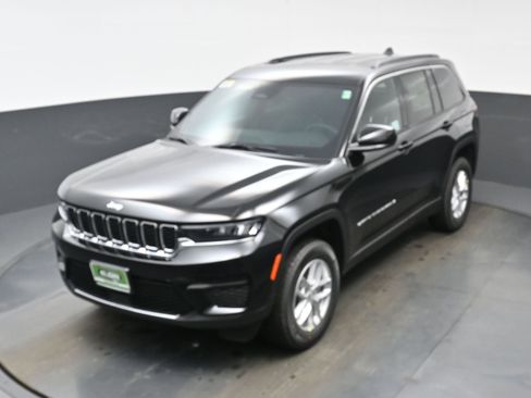 New 2026 Jeep Grand Cherokee Laredo AWD/4WD image 18