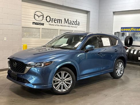 Used 2022 MAZDA CX-5 Signature AWD/4WD image 1