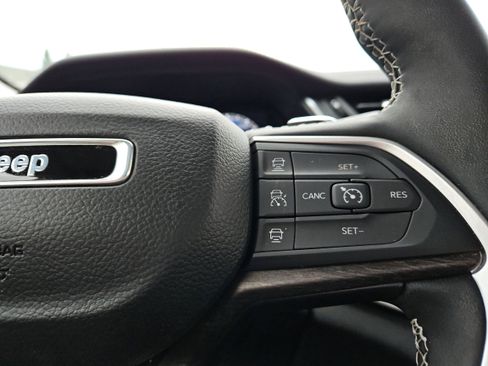 Used 2023 Jeep Grand Cherokee Limited image 60