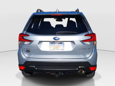 Used 2020 Subaru Forester Premium image 6