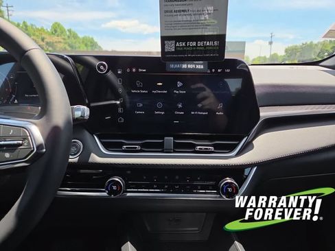 New 2026 Chevrolet Equinox LT w/ Convenience Package II AWD/4WD image 11