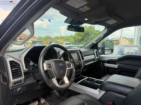 Used 2020 Ford F250 Lariat w/ Lariat Value Package AWD/4WD image 11