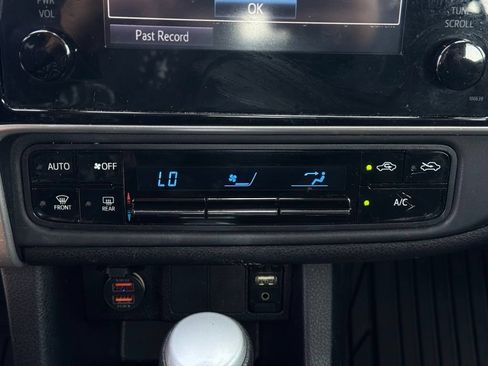 Used 2017 Toyota Corolla LE FWD image 25