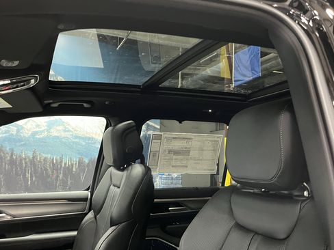 New 2026 Jeep Grand Wagoneer Limited AWD/4WD image 21