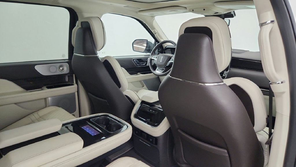 Used 2024 Lincoln Navigator Black Label AWD/4WD image 44