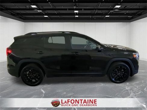 Used 2022 GMC Terrain SLE w/ Driver Convenience Package image 9