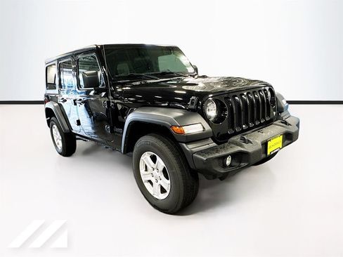 Used 2022 Jeep Wrangler Unlimited Sport AWD/4WD image 3