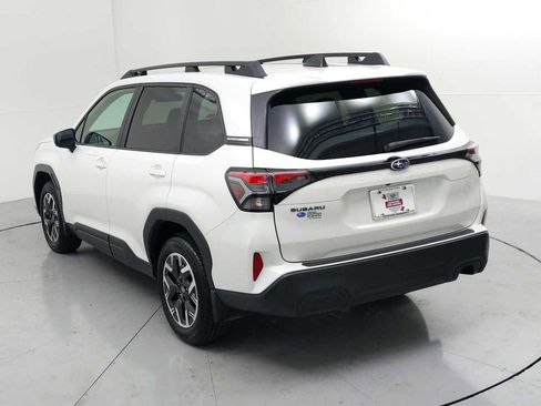 Used 2026 Subaru Forester Premium AWD/4WD image 8