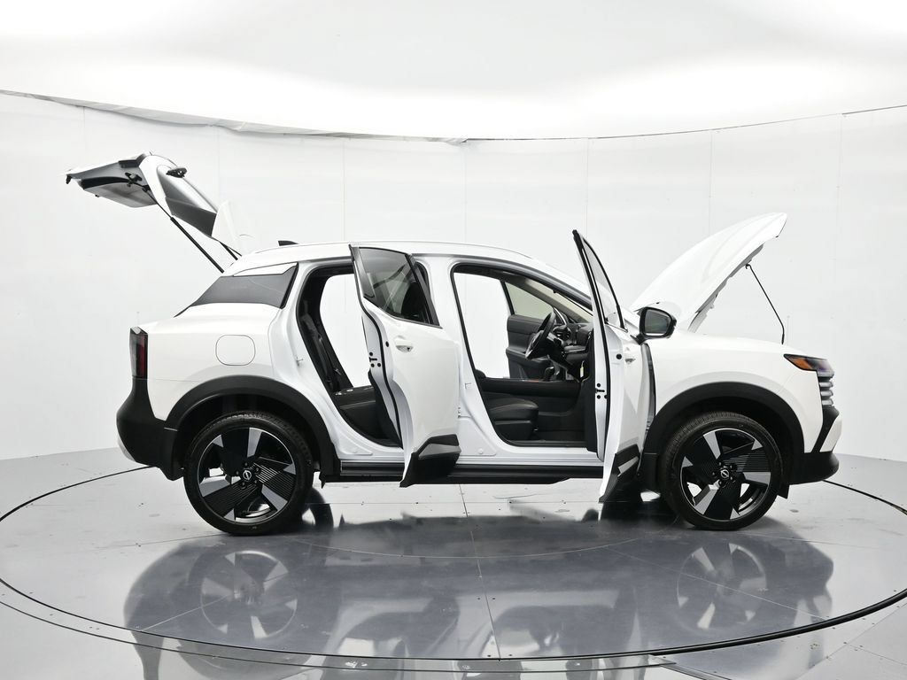 New 2026 Nissan Kicks SR FWD image 45