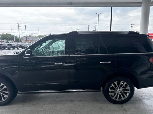 Used 2018 Ford Expedition Limited w/ Equipment Group 301A AWD/4WD image 4