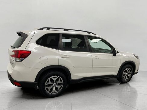 Used 2023 Subaru Forester Premium AWD/4WD image 3