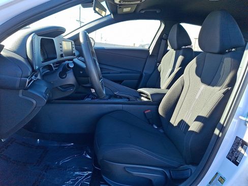 Certified 2025 Hyundai Elantra Sport image 14