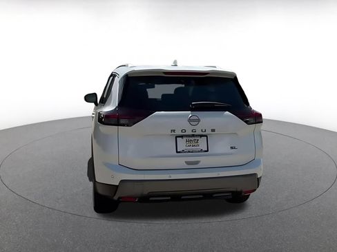 Used 2026 Nissan Rogue SL FWD image 12