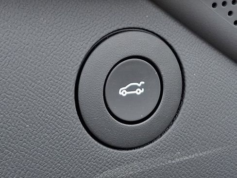 Used 2023 Chevrolet Camaro LT w/ Technology Package image 29