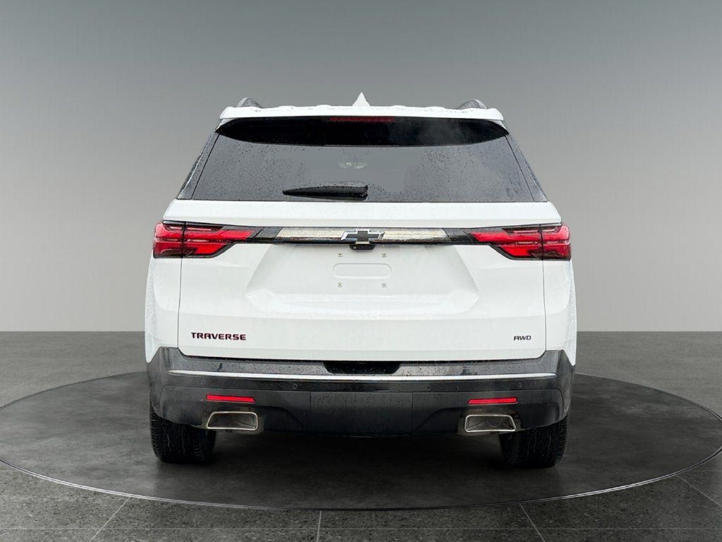 Certified 2023 Chevrolet Traverse Premier w/ Redline Edition AWD/4WD image 9