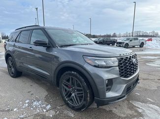 Used 2025 Ford Explorer ST-Line w/ ST-Line Street Pack video 2
