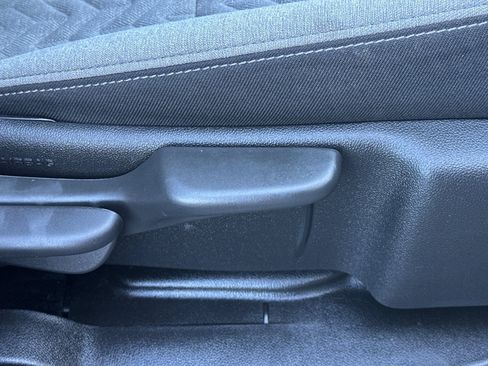 Used 2022 Chevrolet Equinox LS image 23