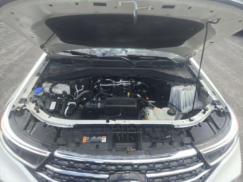Used 2022 Ford Explorer XLT w/ Equipment Group 202A AWD/4WD image 13