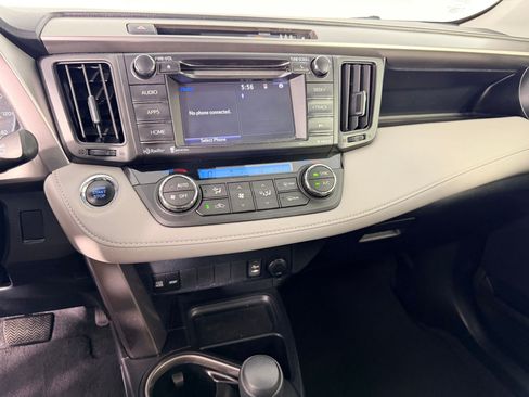 Used 2018 Toyota RAV4 XLE FWD image 18