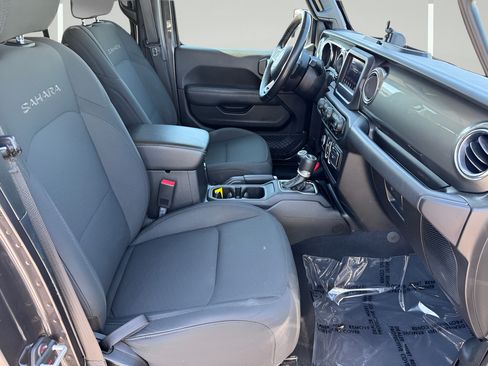 Used 2020 Jeep Wrangler Unlimited Sahara AWD/4WD image 32