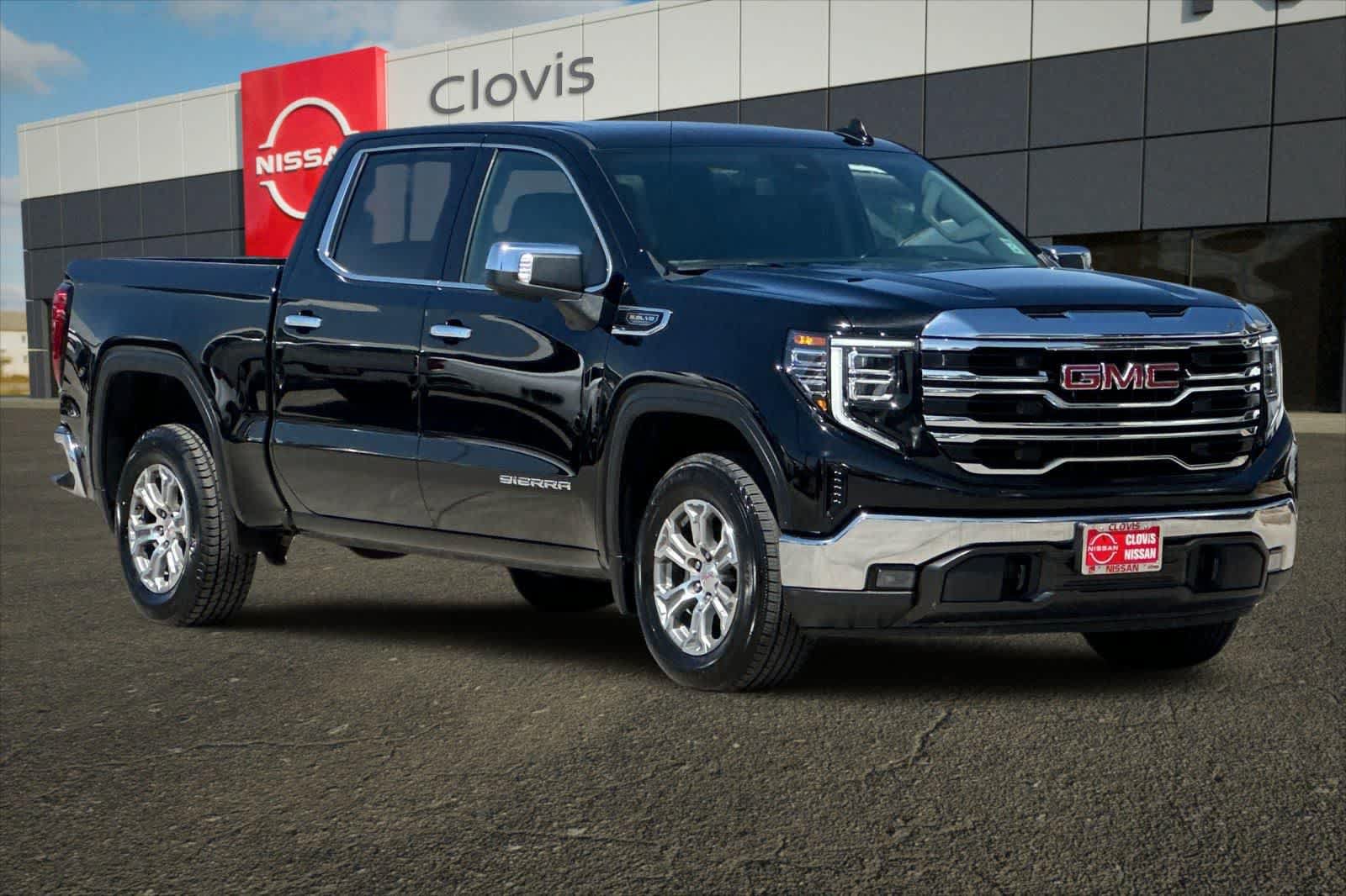 Used 2025 GMC Sierra 1500 SLT RWD image 10