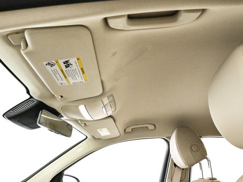 Used 2022 Mercedes-Benz GLC 300 4MATIC image 17