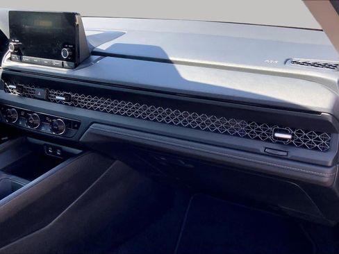 Used 2025 Honda Accord SE image 18