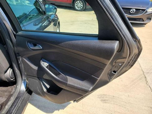 Used 2016 Ford Focus SE FWD image 8